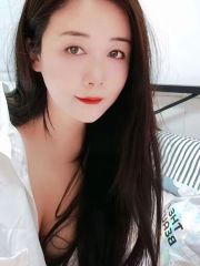 肌肤嫩滑小穴粉的小美女